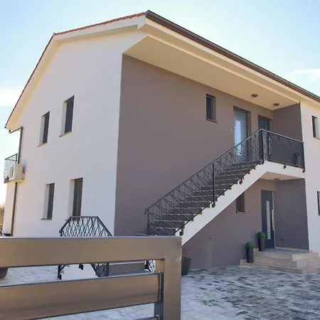 With Pool In Kornic-insel Krk 55181 شقة *